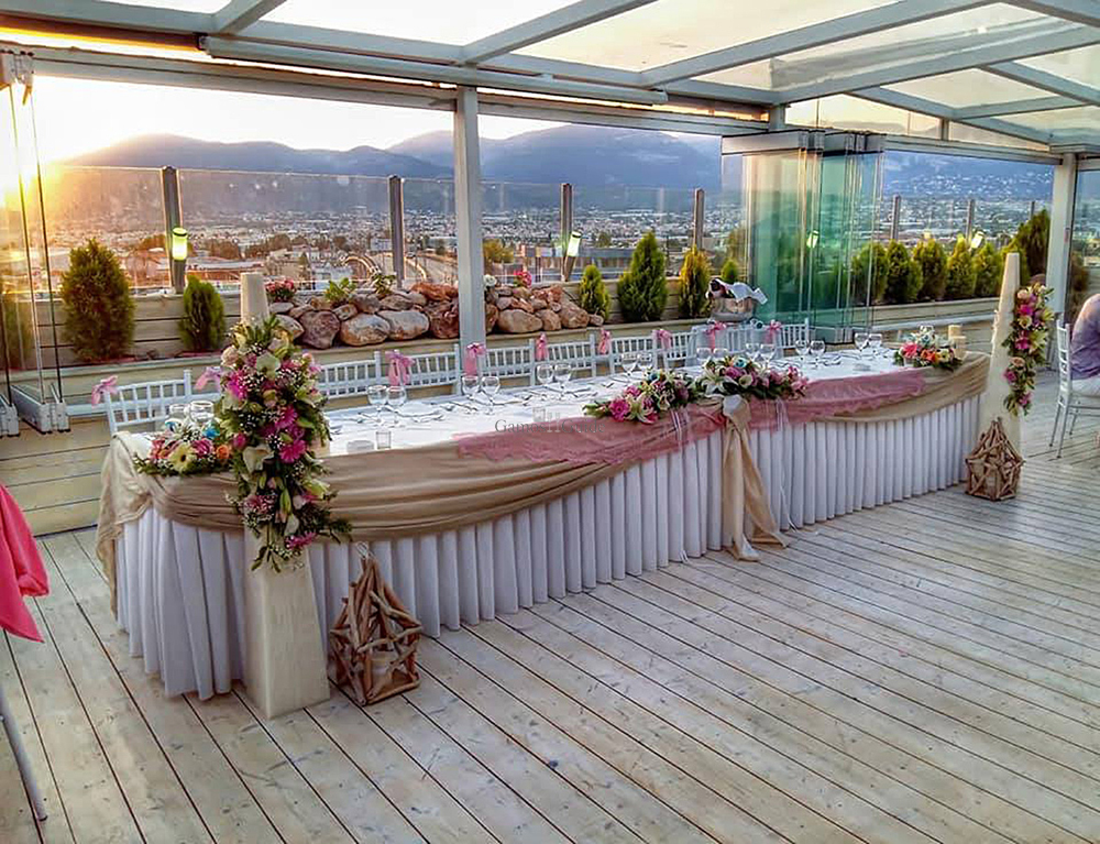 ΔΕΞΙΩΣΗ ΓΑΜΟΥ ΣE ROOF GARDEN